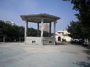 2085 la place de saint-eugene avec son kiosque